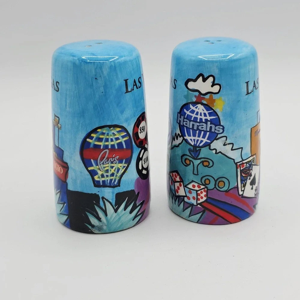 Vtg Las Vegas Ceramic Salt & Pepper Shakers Set Casino Chips Dice Souvenir Gift‎